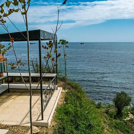 Black Sea Fichoza فيلة